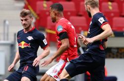 集结日德甲传出新动向；芝加哥公牛遗憾出局；管理层表态：悬念犹存；赛季目标并未改变的简单介绍-爱游戏官网下载