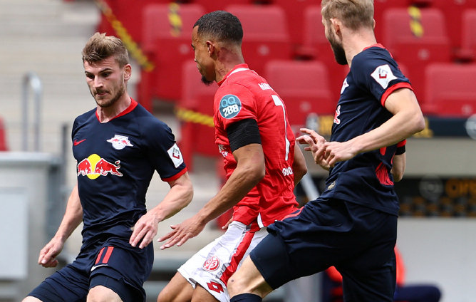 集结日德甲传出新动向;芝加哥公牛遗憾出局;管理层表态:悬念犹存;赛季目标并未改变的简单介绍 集结日德甲传出新动向;芝加哥公牛遗憾出局;管理层表态:悬念犹存;赛季目标并未改变的简单介绍