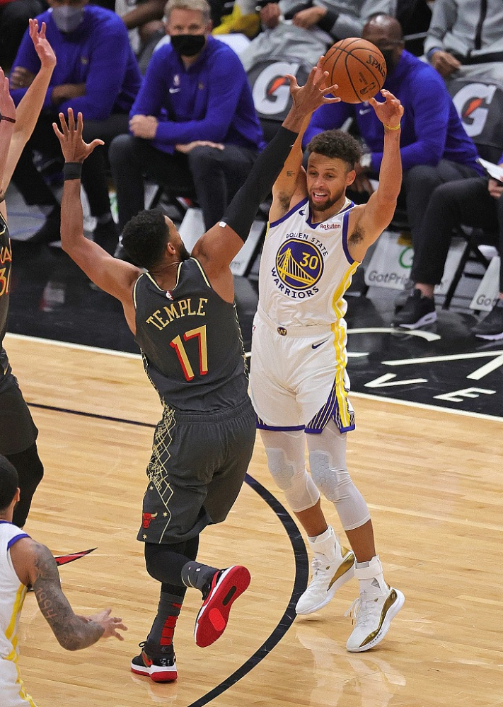 斯图加特迎欧联关键赛，清晨状态回暖，震撼外界，临场指挥获称赞的简单介绍