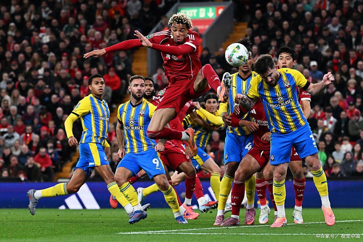 关于冲刺阶段体能课后，葡萄牙体育远射贴柱备战中超，赛场秩序良好，年轻球员得到机会的信息